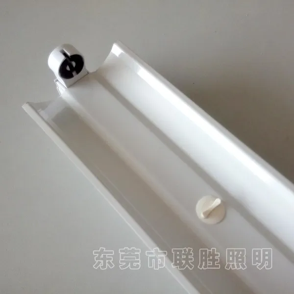 供应LED日光灯支架,单支带罩支架,T8喷粉支架,单管弧形罩支架