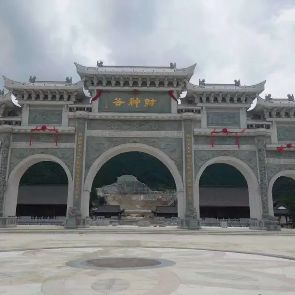 村庄石雕牌坊,芝麻灰石雕牌坊,三门五帽石雕牌坊