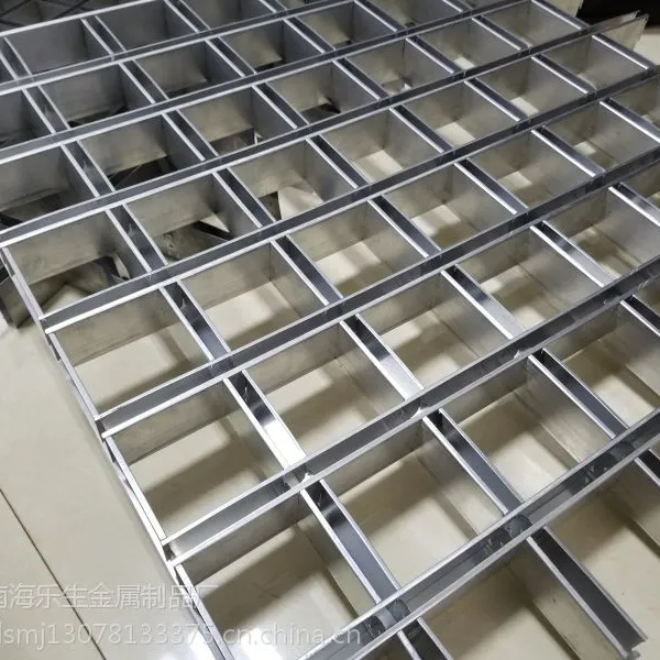 格栅自动生产线 金属冲压模具设备 佛山天花板模具厂家