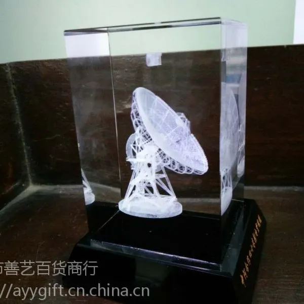 西安水晶内雕纪念品 10周年庆典水晶雕刻工艺品 水晶桌摆