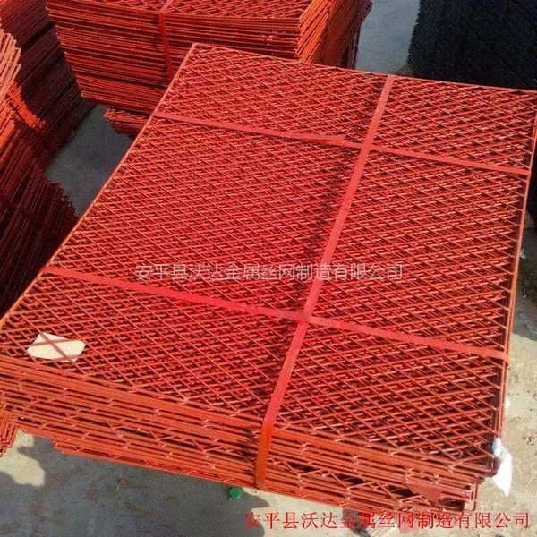 沃达供应菱形钢板网、铁板网、菱形网护栏网