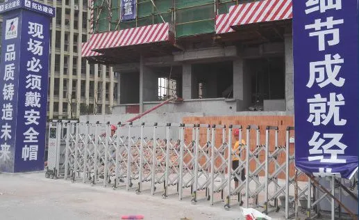 重庆电动伸缩门安装，不锈钢伸缩门安装，023-67002207，朗尊智能