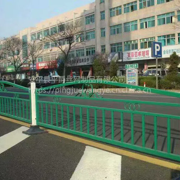 找防撞栏市政道路护栏就选择平爵网业质量保证价格优服务周到