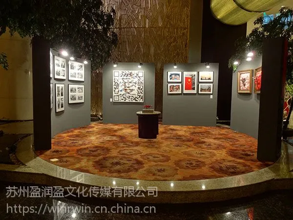 画展、艺术展等特殊背景定制,麻布装饰,冷光灯,稳定性和承重性非常好的展板,