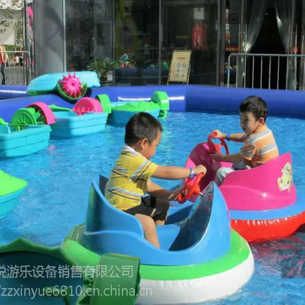 河南心悦加厚工程塑料水上手摇船,儿童手摇船碰碰船厂家