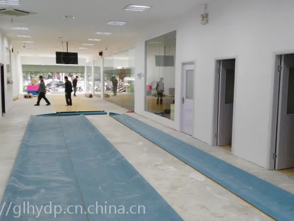 低价供应桂林pvc地板规格2m20m2mm桂林pvc地板施工幼儿园专用地板