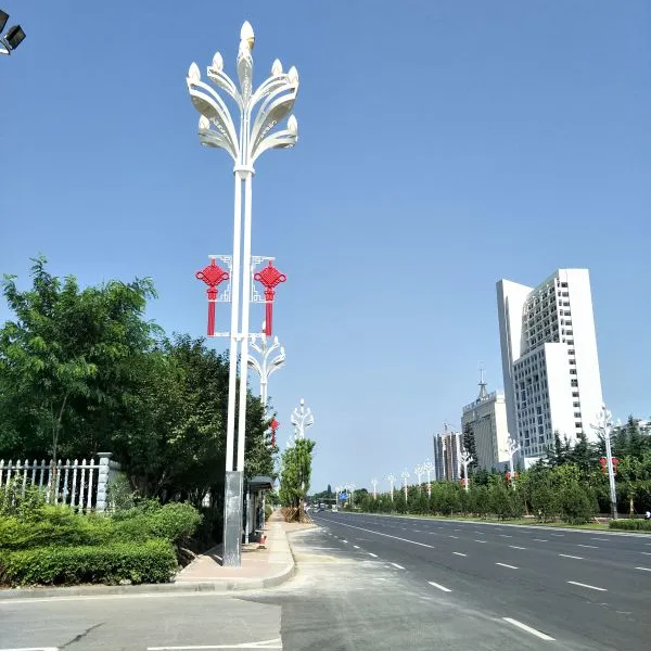 广万达厂家直销***迎宾大道14.8米新款LED玉兰路灯