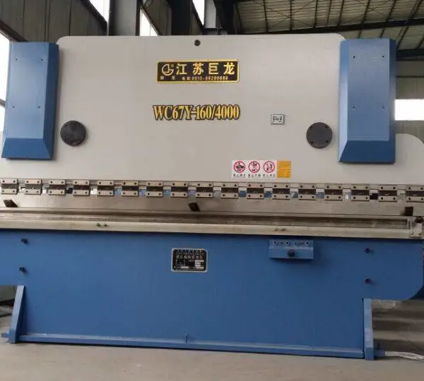 ���������ģ�ߣ��������Ƭ����ͨ������͸�ͭ�ף�Һѹ��Һѹ��