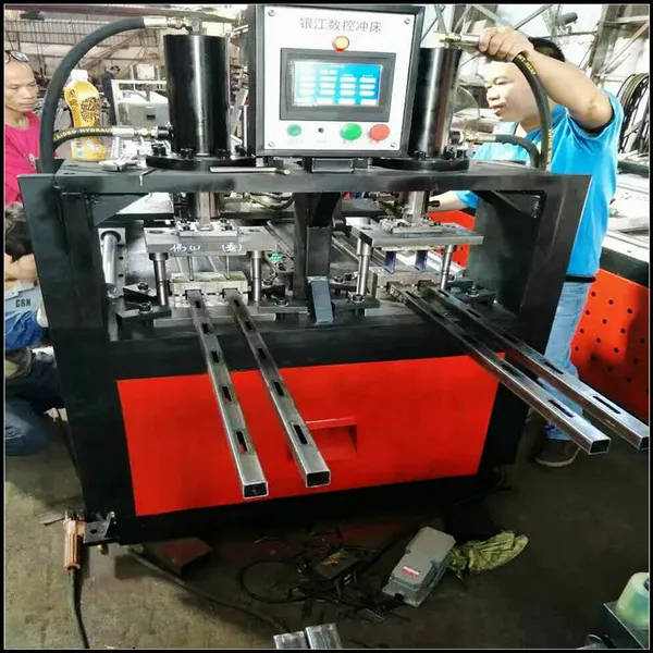 2018打造最新款护栏方管自动冲孔加工液压设备 铝型材冲孔机