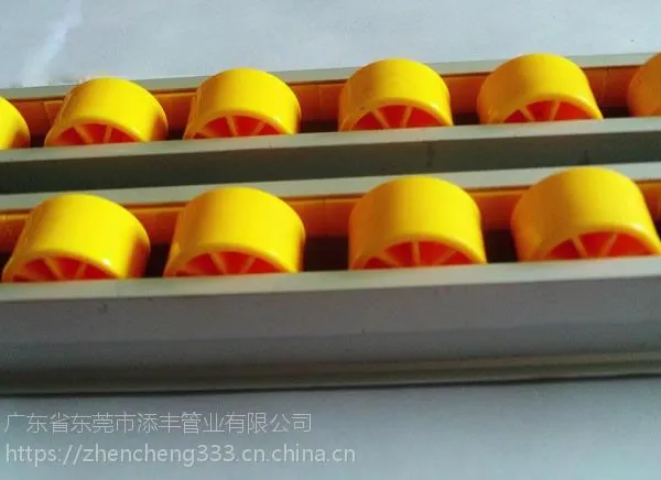 ���Ͻ�������38MM*35MM����ɫ���ӣ����ĺ�1.8MM