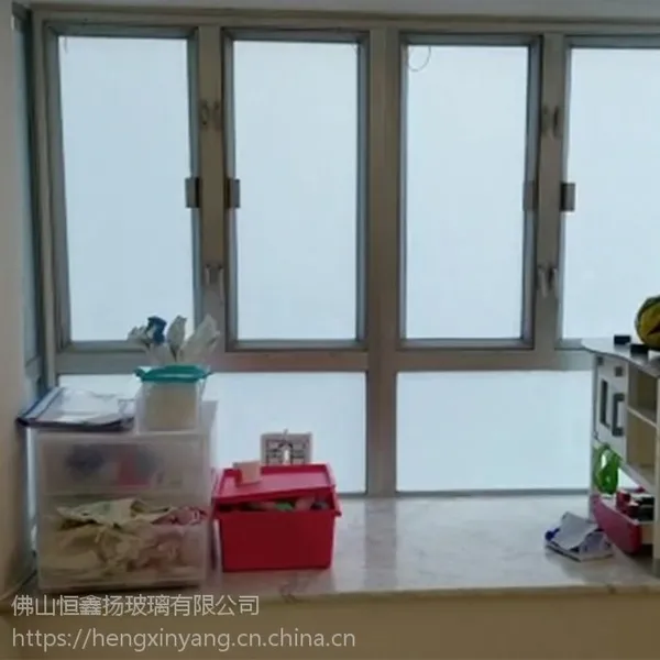 佛山厂家直销 16mm 厚度 新款样品调关膜和带移动电源的智能调光玻璃