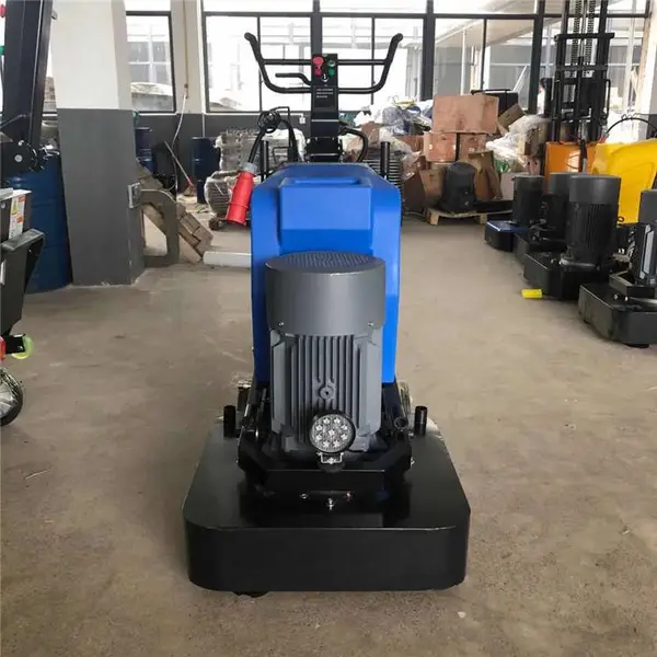 �����580��Ƶ�ܷ�̻���ƺ��ĥ�� 12ͷ������ʯ�ķ��»�ˮţ��