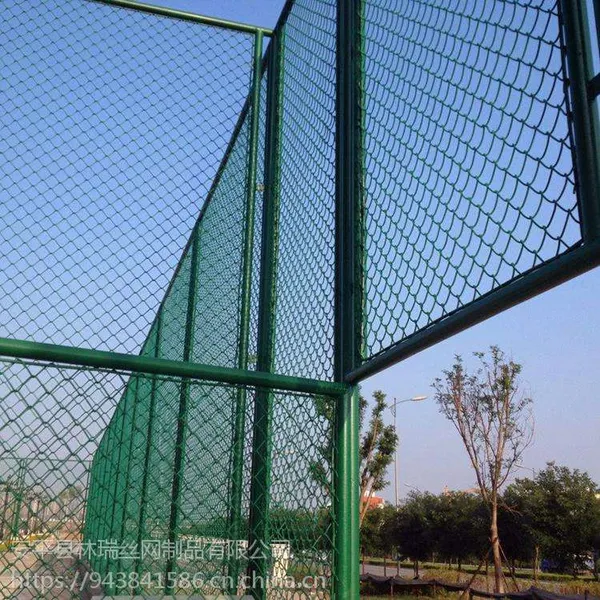 林瑞厂家加工定做铁丝勾花网 篮球场围栏 体育场围网 学校操场围网