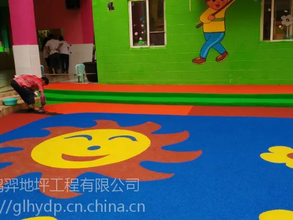 低价供应桂林塑胶跑道,人造草皮,专业运动地坪施工保证市内行业