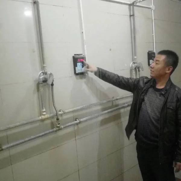 ��Ӧ������ԡ��������ˮ�ػ���Ա����ԡˢ����