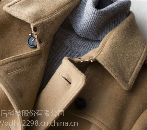 徕倩17新品850克全羊毛水波纹廓形时髦感无扣连帽外套