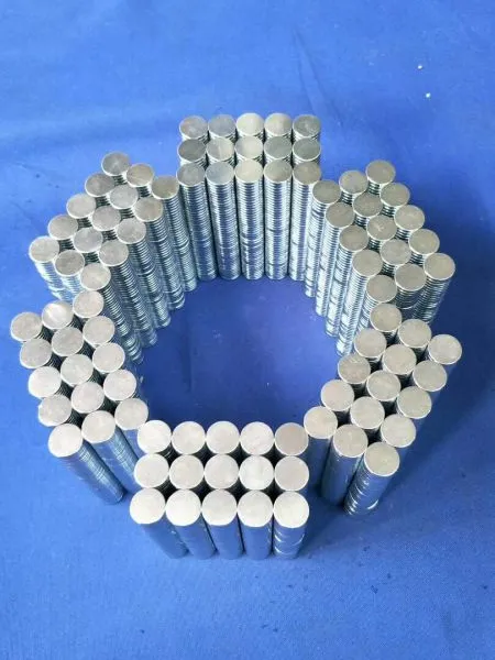 钕铁硼强力磁铁 大小规格方形圆形磁铁 耐高温磁石