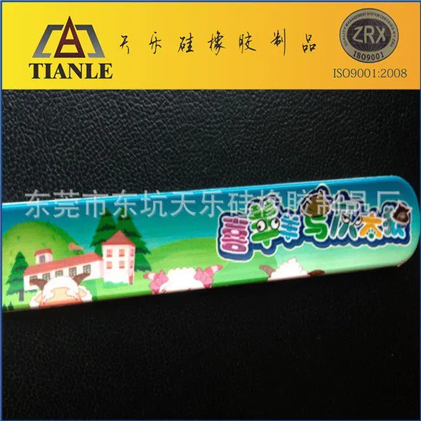 工厂专业生产礼品硅胶拍拍带 定制logo印刷彩印多色硅胶啪啪手环