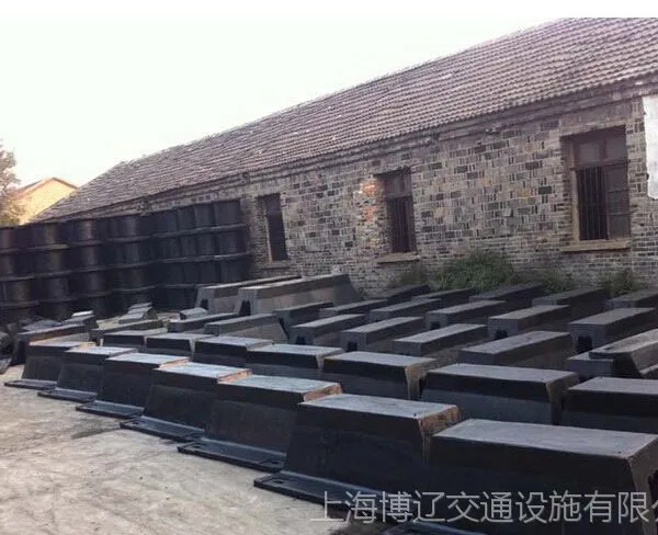 超级拱形橡胶护舷_大型橡胶防撞条_码头防撞条定制各种橡胶防撞条