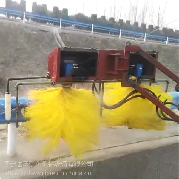 达沃定做高速公路护栏清洗设备|大型护栏清洗设备|多功能清扫车制造厂