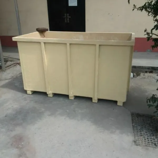 玻璃钢水槽 玻璃钢养鱼池 玻璃钢工业水槽 玻璃钢水箱 玻璃钢水罐