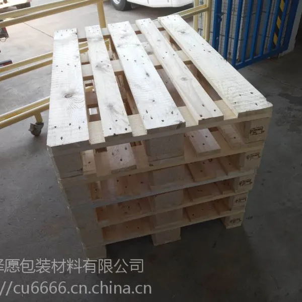 出口木箱 木托盘 用料好做工精细价格实惠,木箱都是用7mm以上出口胶合板订做。