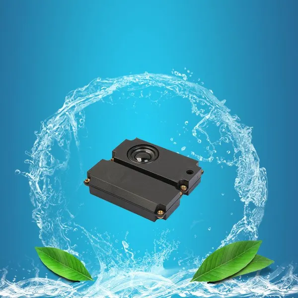 ��Ӧ���崥��LEDҺ�������һ���8ŷ10W���ε綯ʽ�߱���ǻ������ֱ������