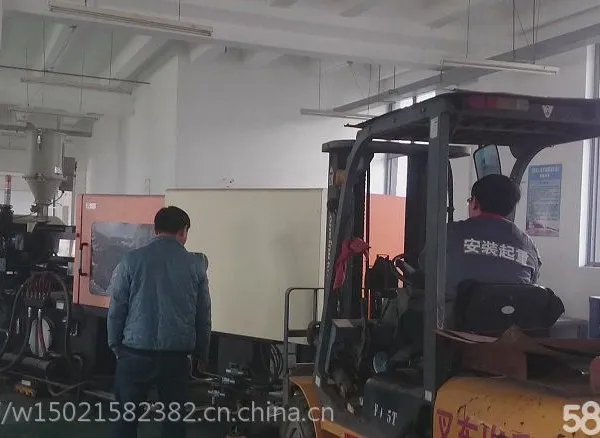 上海奉贤肖南路叉车出租货物装卸搬厂搬迁西渡镇25吨吊车出租搬运
