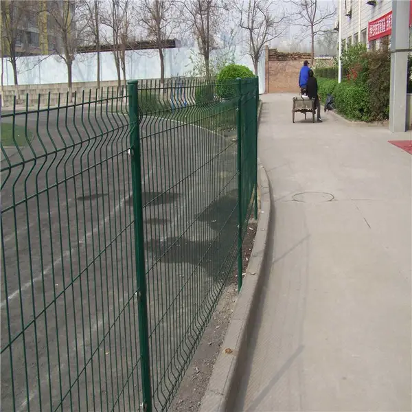 河北实体厂家公路护栏网 河边绿色护栏网 经济防护网 隔离栏