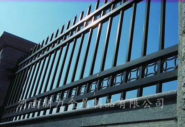 河南新力 热镀锌栏杆 工厂小区锌钢护栏围墙塑钢围栏 品质奉献