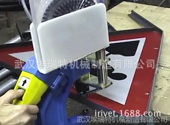 路牌自冲铆接机,路标自冲铆接机，道路标识牌自刺穿铆接