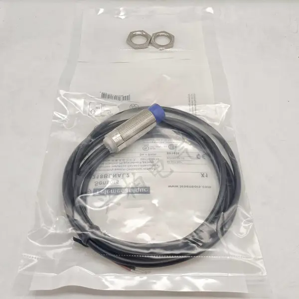 ʩ�͵½ӽ����� XS212BLPAL2 ����� DC24V̽ NPN ���߳��� ���ղ�ͷ