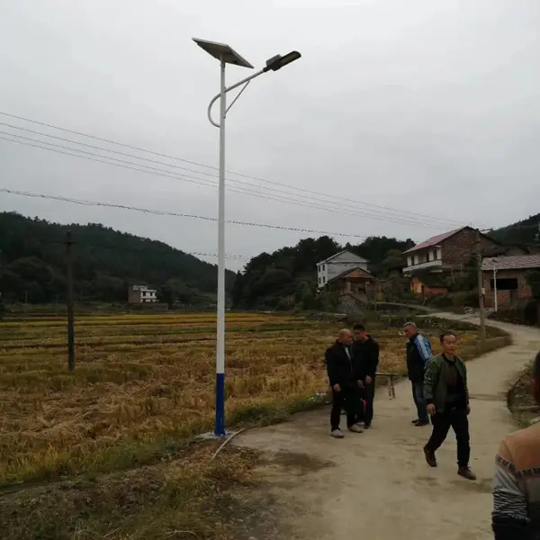 现货批发新农村改造6米太阳能路灯自弯臂路灯LED道路灯户外广场灯