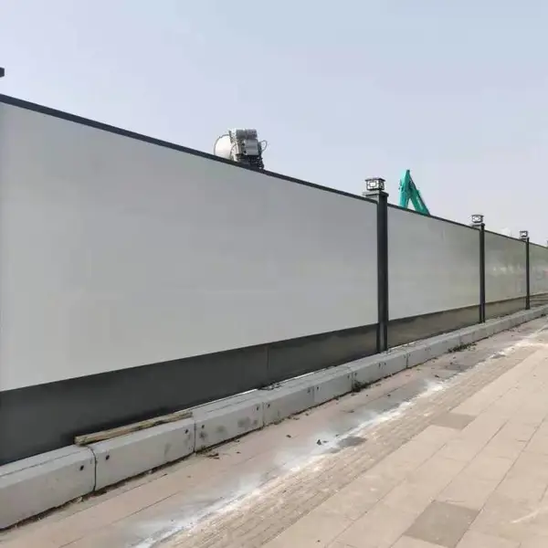 佛山市顺德区安定村圈地施工围挡 框架式钢结构工程围栏