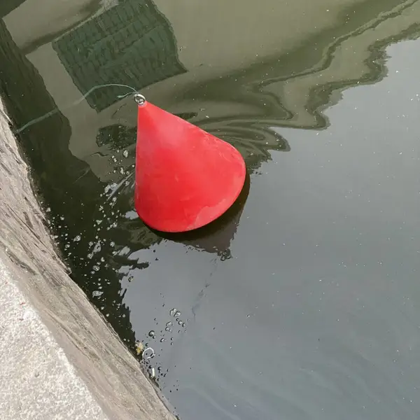 水域塑料带灯警示浮标 橙色航道航标 太阳能警示灯