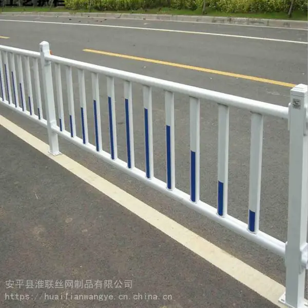 反光标市政分隔栏杆 路中防护栏 太阳能灯道路护栏
