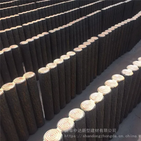 聊城水泥仿木制品厂家出售环保景观水泥仿木桩 仿树皮五连桩围栏