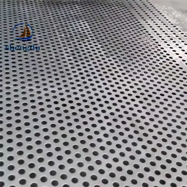 厂家订做镀锌冲孔网 阳台花架冲孔板金属筛网圆孔网片