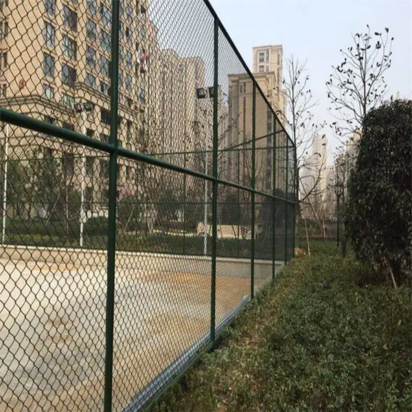 篮球场地围网 体育场围栏 球场体育护栏网 网球场护栏厂