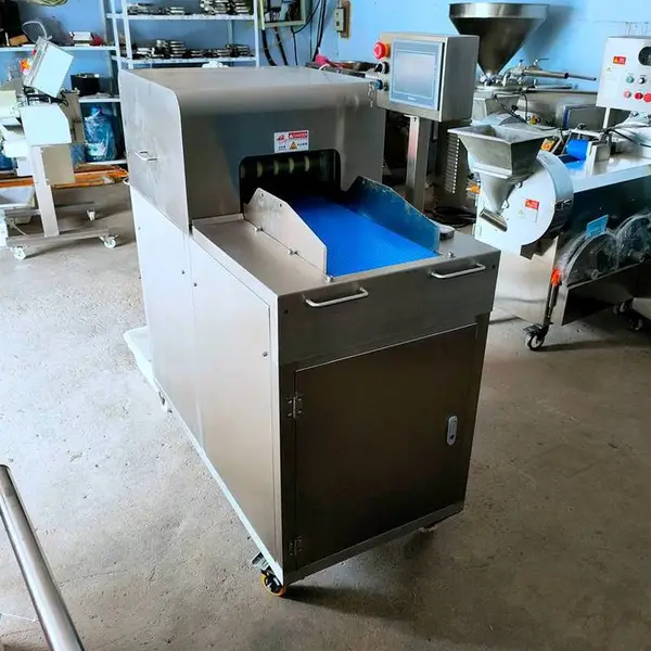 商用自动家禽黄焖鸡切块机 鸡肉鸡腿带骨连续切块机支持试机