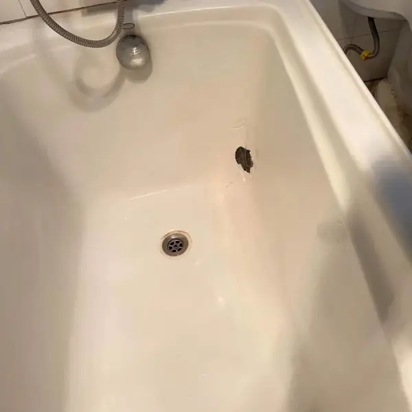 普陀区HEGII恒洁浴缸漏水修理63185692上海修理浴缸