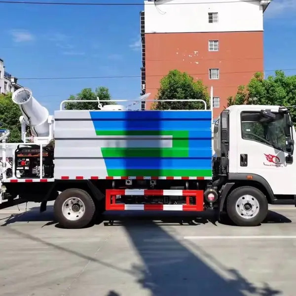 蓝牌轻卡抑尘车 重汽豪沃工程冲洗车 园林绿化 街道消毒喷洒车