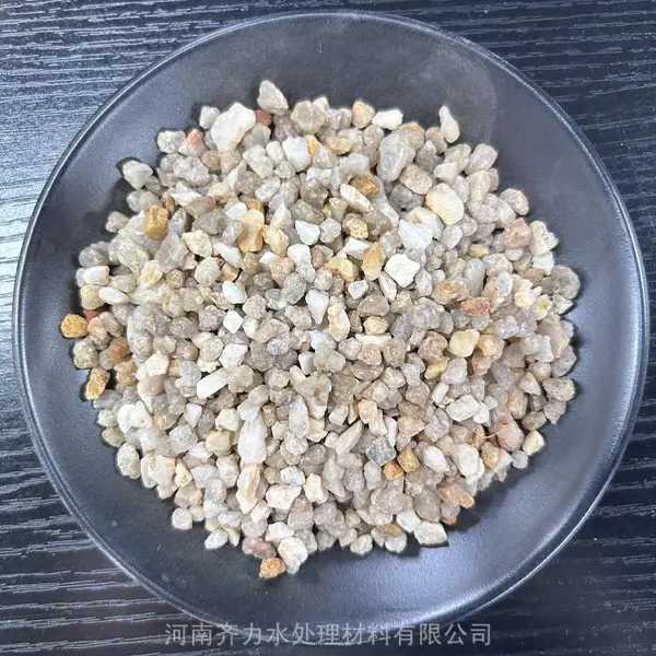 临江 污水处理水过滤用石英砂供应 水处理石英砂滤料铸造喷砂除锈用