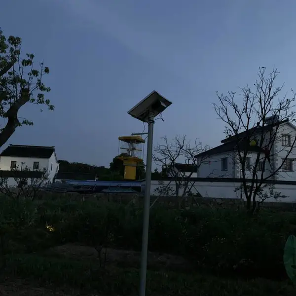 智慧太阳能杀虫灯自动光控自动清虫