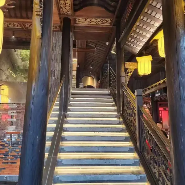 火锅店隔断实木花窗_实木雕花件_木撑拱雕花