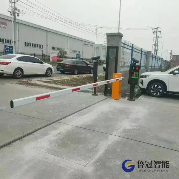 临西县小区人脸识别门禁设备安装挡车道闸升降杆栅栏门广告门