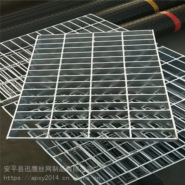 �ڽ�������·�ع��ǰ�A��԰��ˮ������©ˮ����AѸӥ������ī��������
