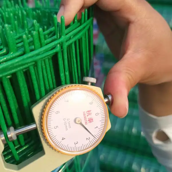 瀚墨 供应荷兰网铁丝网 养殖 猪圈 鸡圈菜地等养殖用网