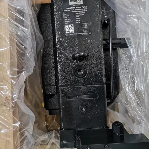 PVXS-090M02R0001R01SVVADF000A0000000000000000015威格士变量柱塞泵