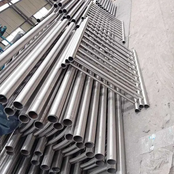 山东汇星达护栏工程:道路防撞护栏源头厂家